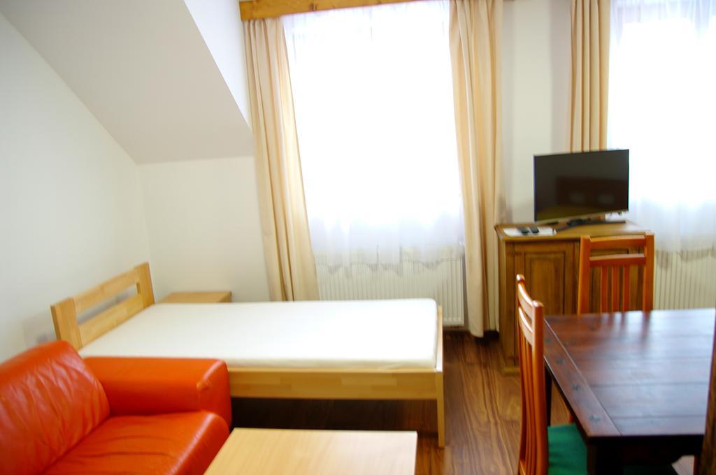 Vila Pod Branou Poprad Exterior photo